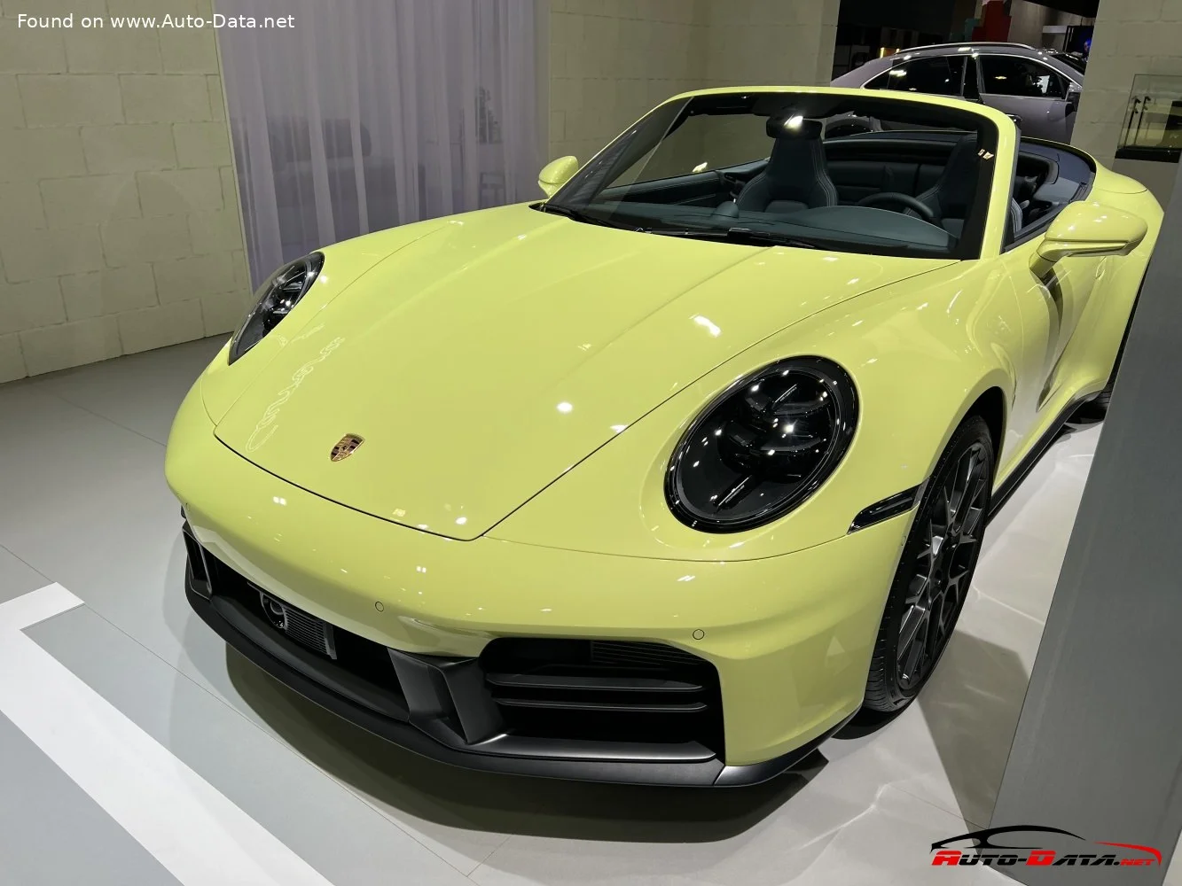 Porsche 911 Carrera 3.0 (394 Hp) PDK2024 - thumbnail 3