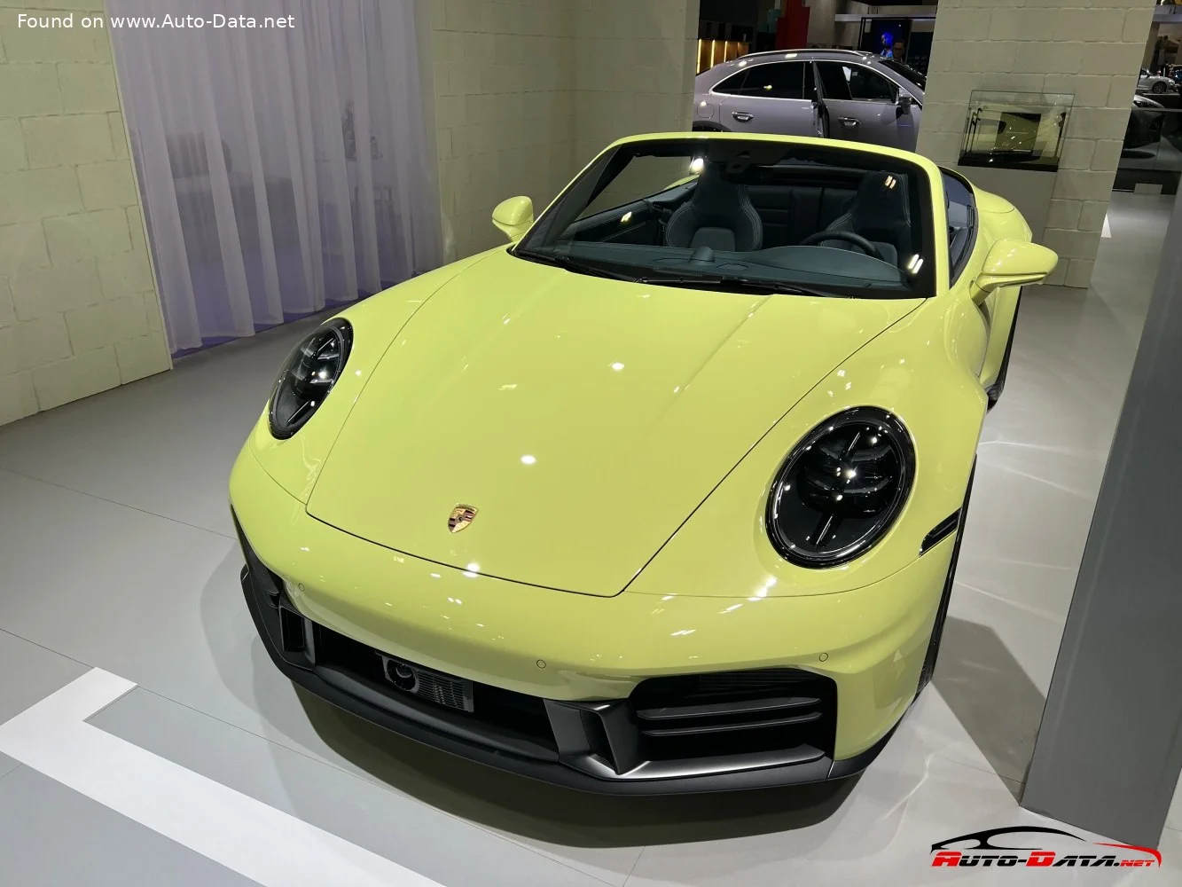 Porsche 911 Carrera 3.0 (394 Hp) PDK2024 - thumbnail 4