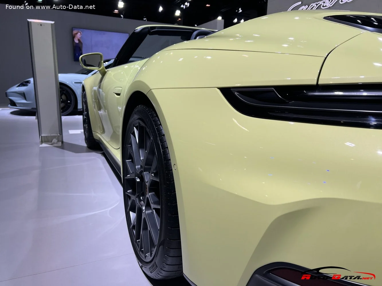 Porsche 911 Carrera 3.0 (394 Hp) PDK2024 - thumbnail 8