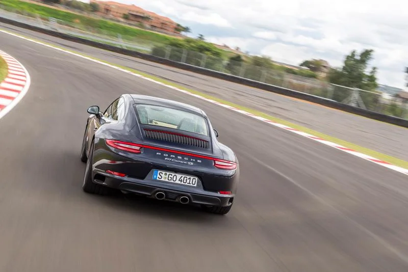 Porsche 911 Carrera 3.0 (370 Hp)2015 - 2018 thumbnail 17