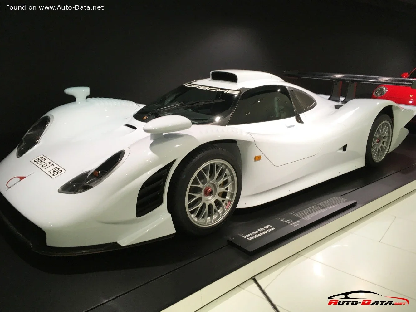 Porsche 911 Porsche 911 GT1 Strassenversion - 1