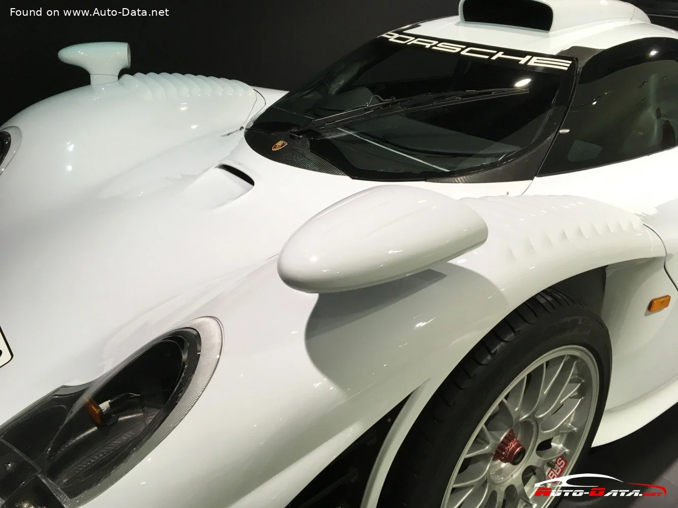 Porsche 911 Porsche 911 GT1 Strassenversion thumbnail 3