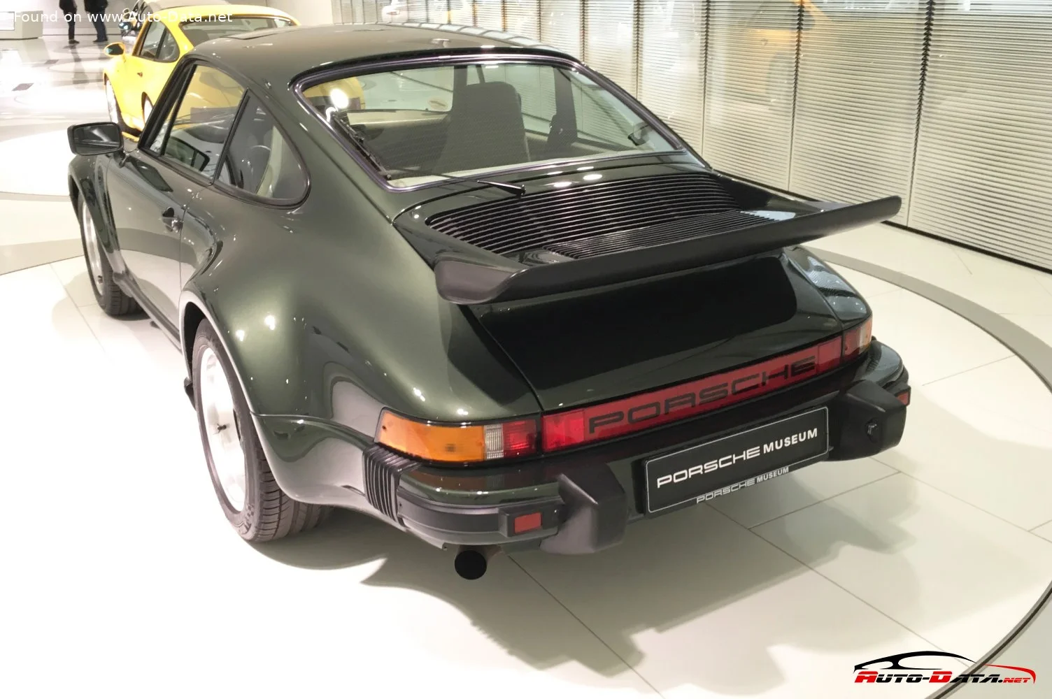 Porsche 911 3.0 Turbo (260 Hp)1975 - 1977 thumbnail 4