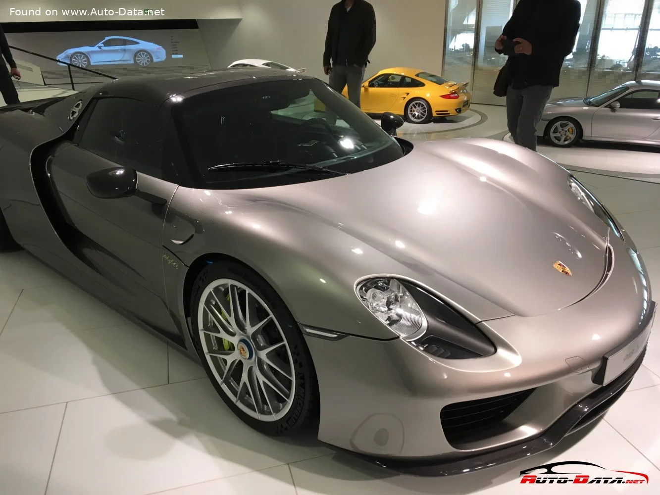 Porsche 918 4.6 V8 (887 Hp) Hybrid PDK2013 - 2015 thumbnail 11