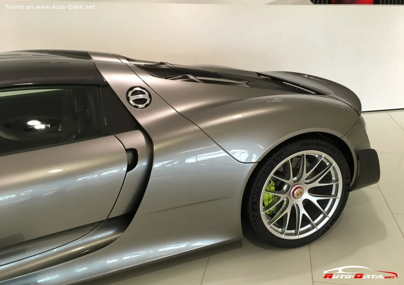 Porsche 918 4.6 V8 (887 Hp) Hybrid PDK2013 - 2015 thumbnail 10