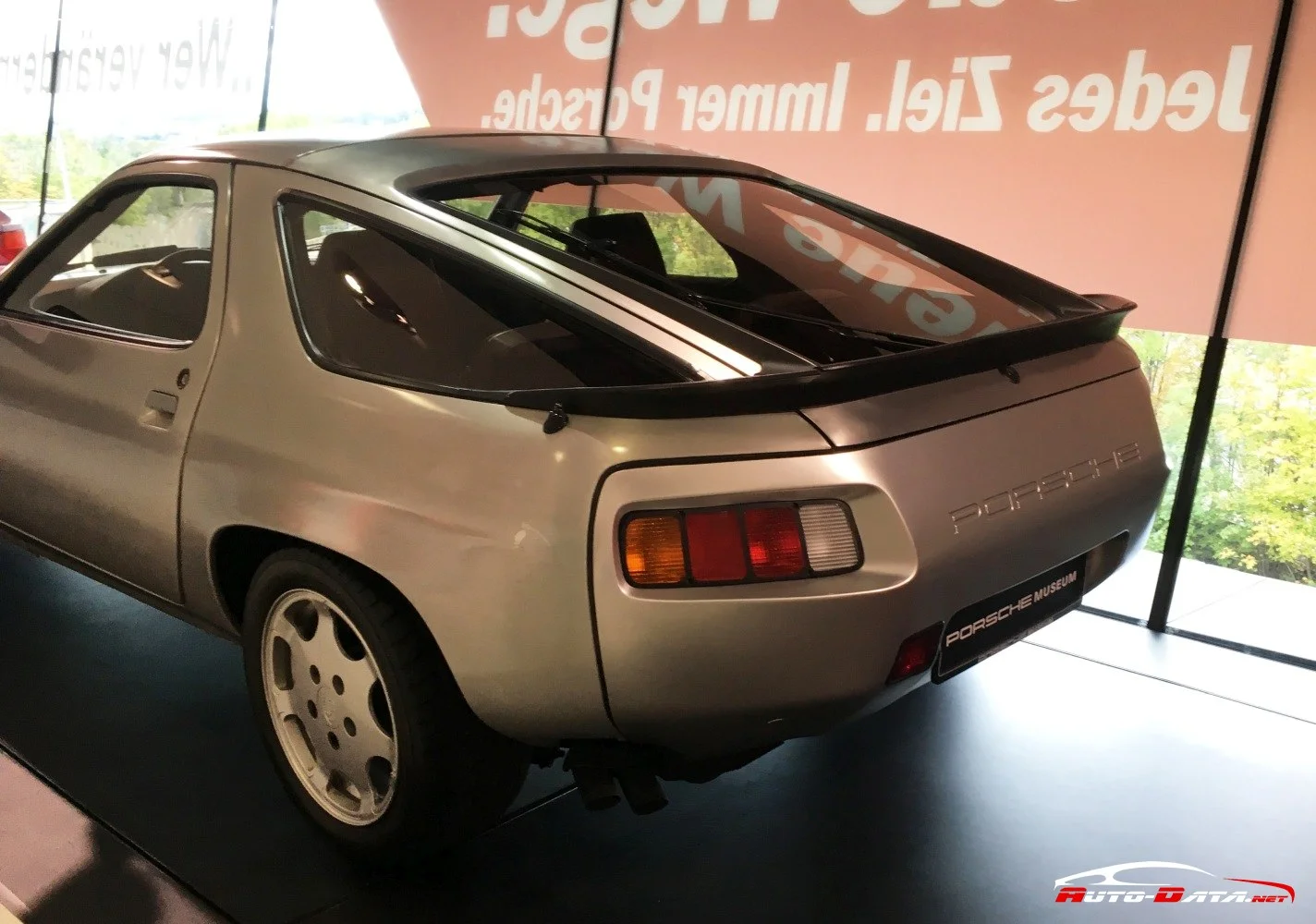 Porsche 928 4.5 V8 (219 Hp)1977 - 1995 thumbnail 17