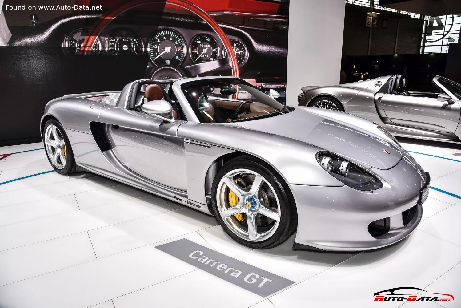 Porsche Carrera GT 5.7 i V10 40V (612 Hp)2003 - 2007 - 1