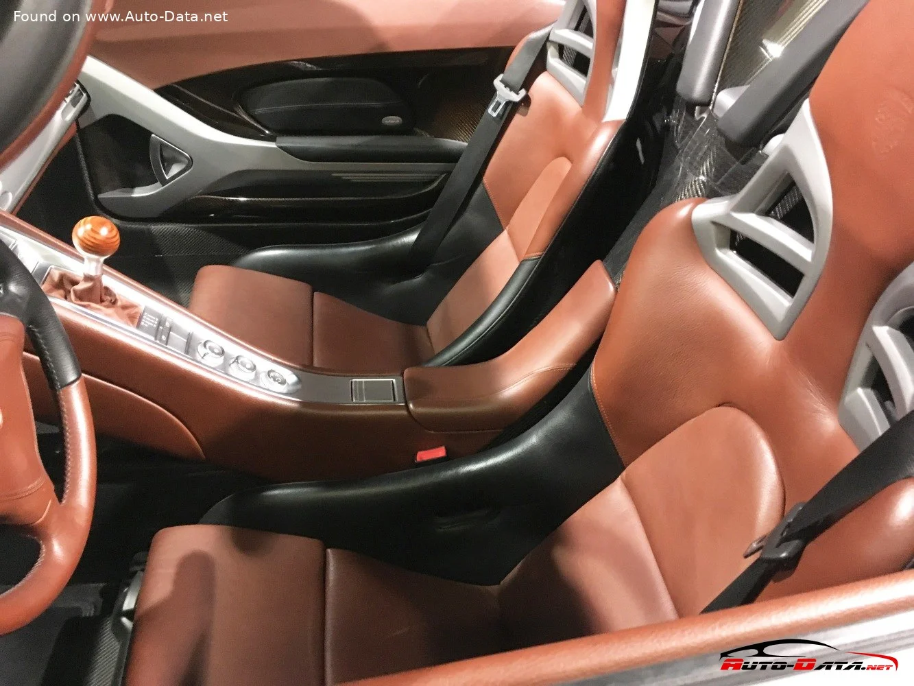 Porsche Carrera GT 5.7 i V10 40V (612 Hp)2003 - 2007 thumbnail 14