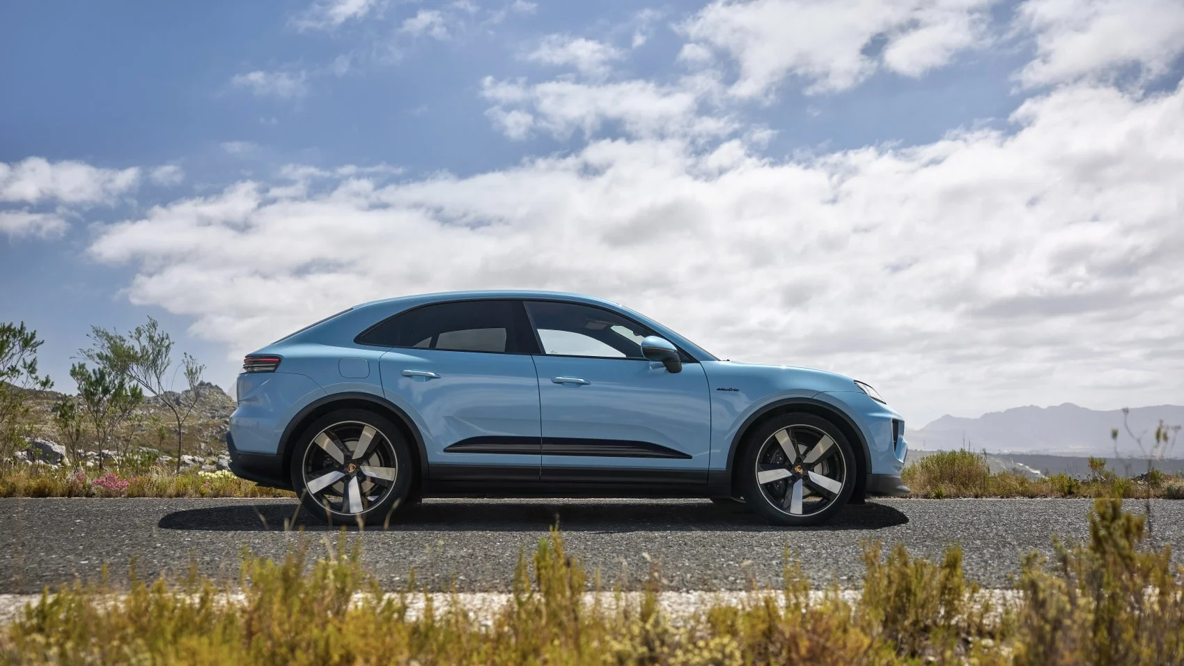 Porsche Macan 100 kWh (360 Hp)2024 - thumbnail 2