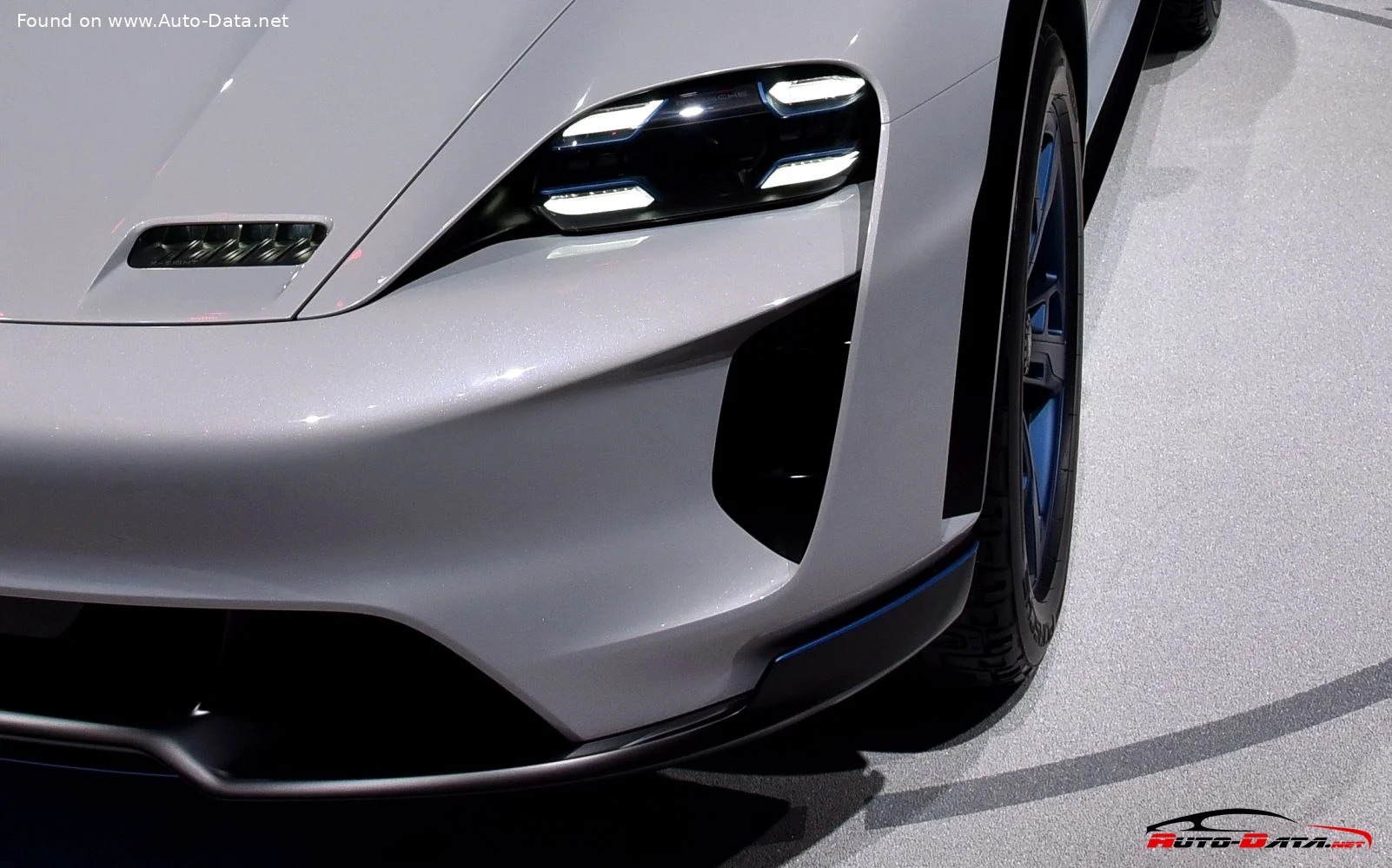 Porsche Mission E (600 Hp) AWD2018 - 2018 thumbnail 11