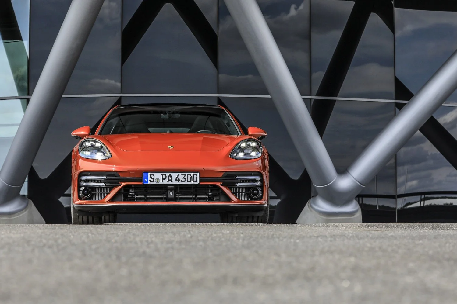 Porsche Panamera 4 2.9 V6 (330 Hp) PDK2020 - 2023 thumbnail 3
