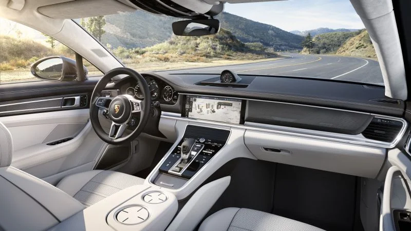 Porsche Panamera 3.0 V6 (330 Hp) PDK2016 - 2018 thumbnail 3