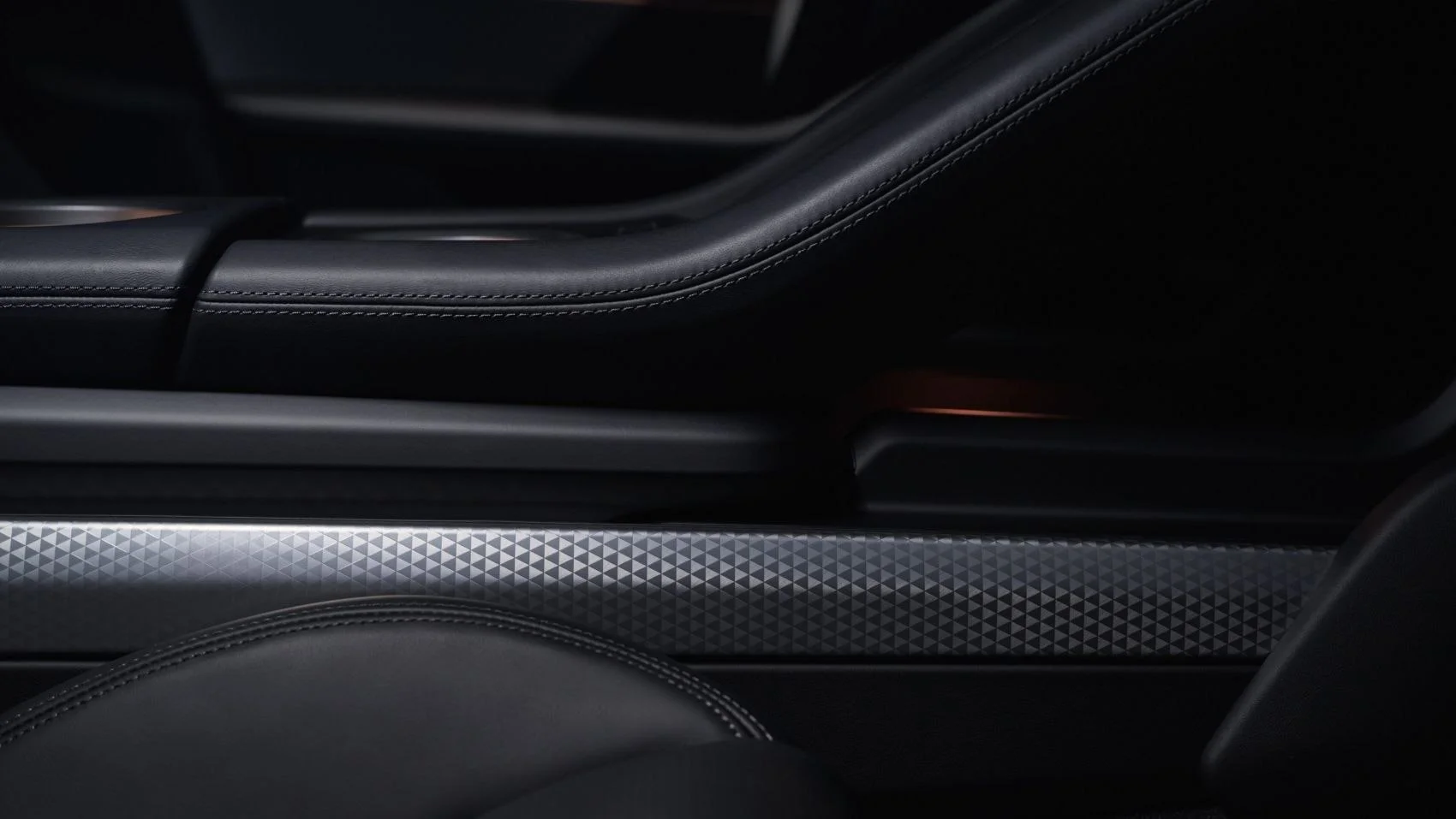 Porsche Taycan 105 kWh (435 Hp)2024 - thumbnail 15