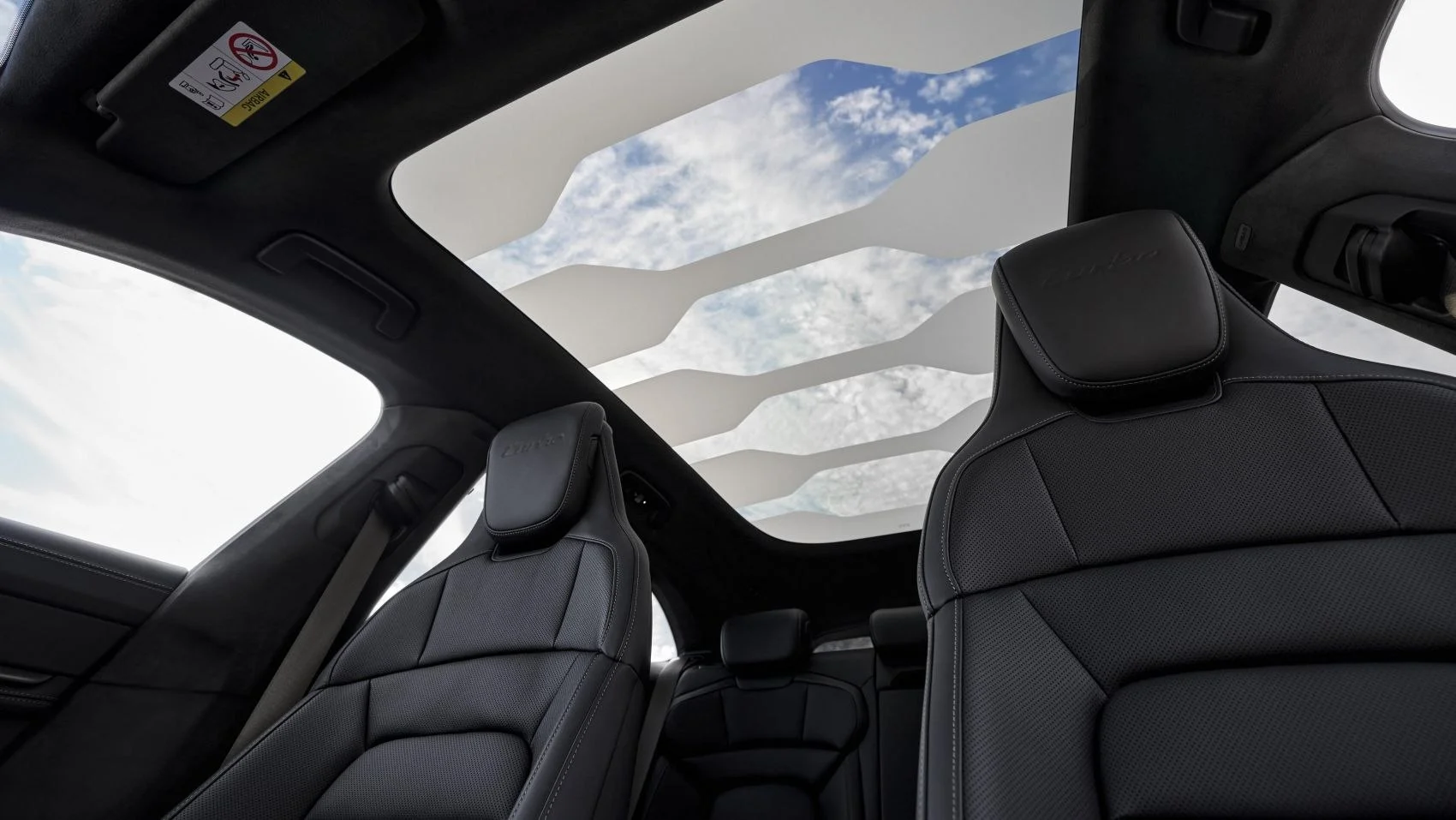 Porsche Taycan 4 105 kWh (435 Hp)2024 - thumbnail 17