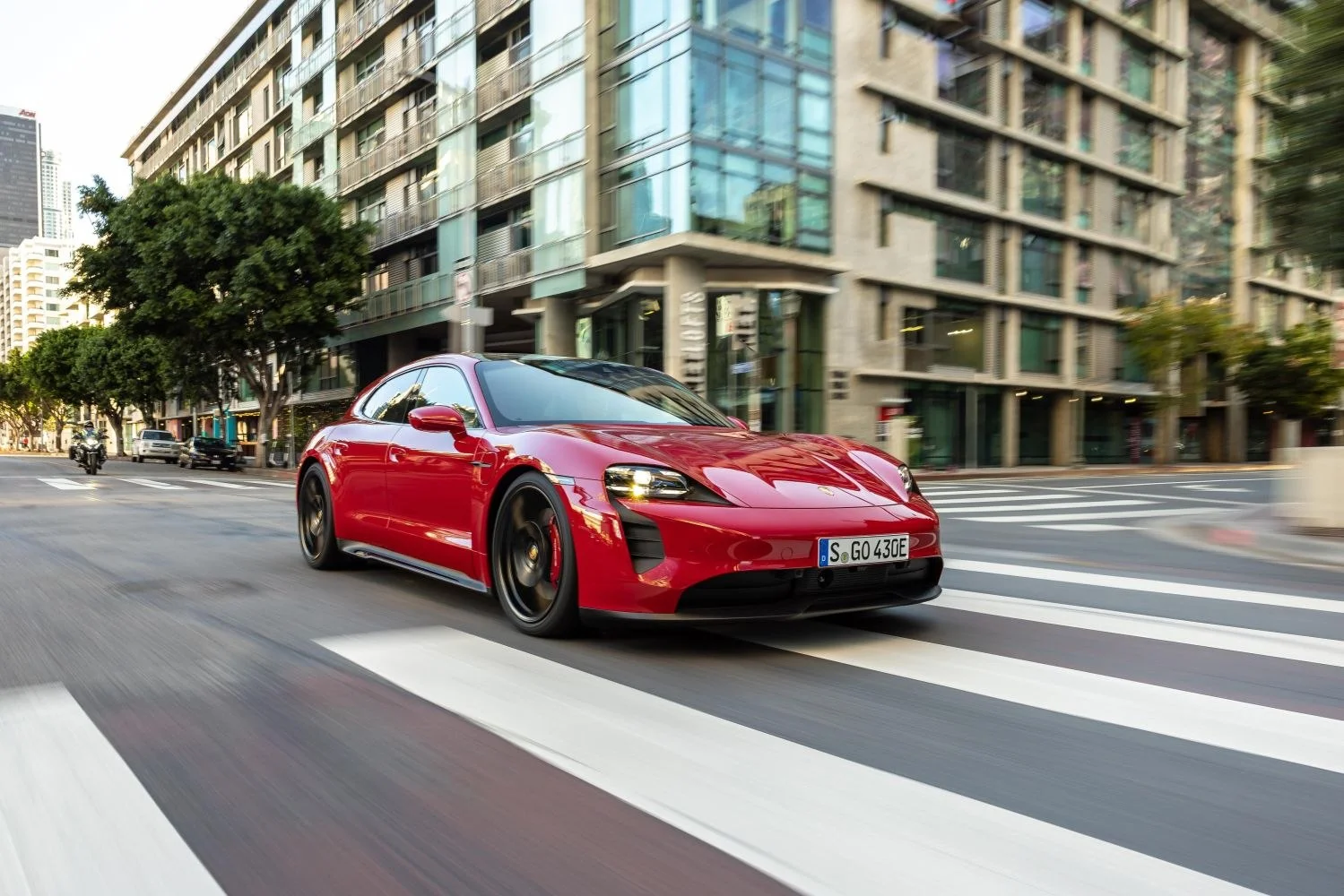 Porsche Taycan 4S Performance 79.2 kWh (530 Hp)2022 - 2024 thumbnail 3