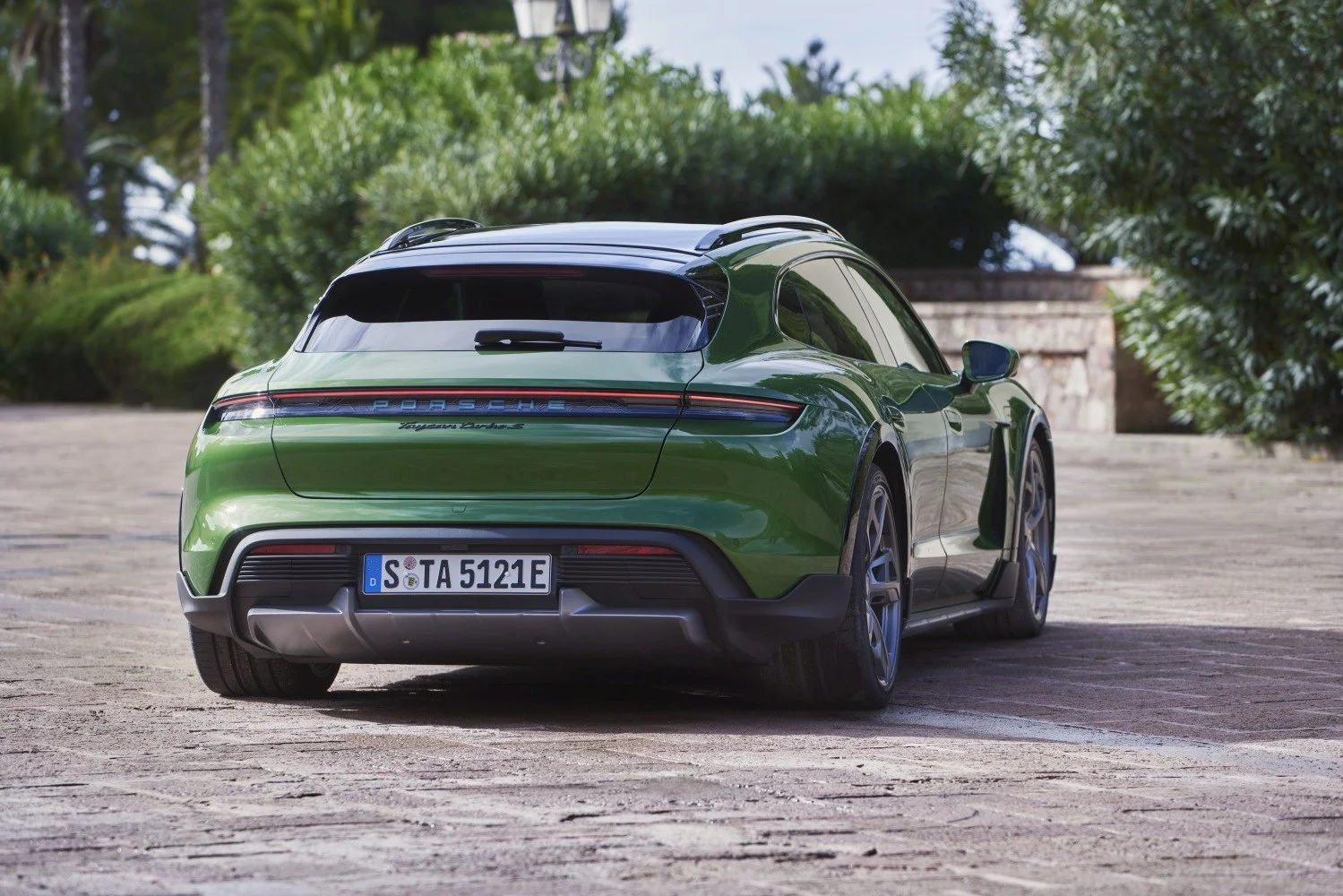 Porsche Taycan 4 93.4 kWh (476 Hp)2021 - 2024 thumbnail 2
