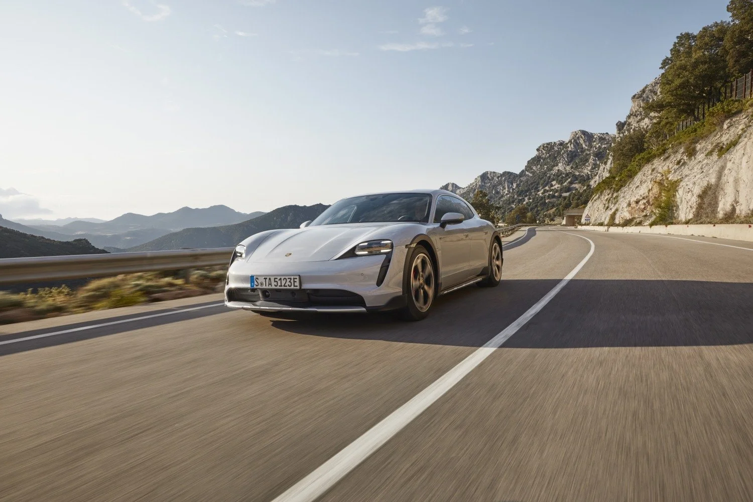 Porsche Taycan 4 93.4 kWh (476 Hp)2021 - 2024 thumbnail 5