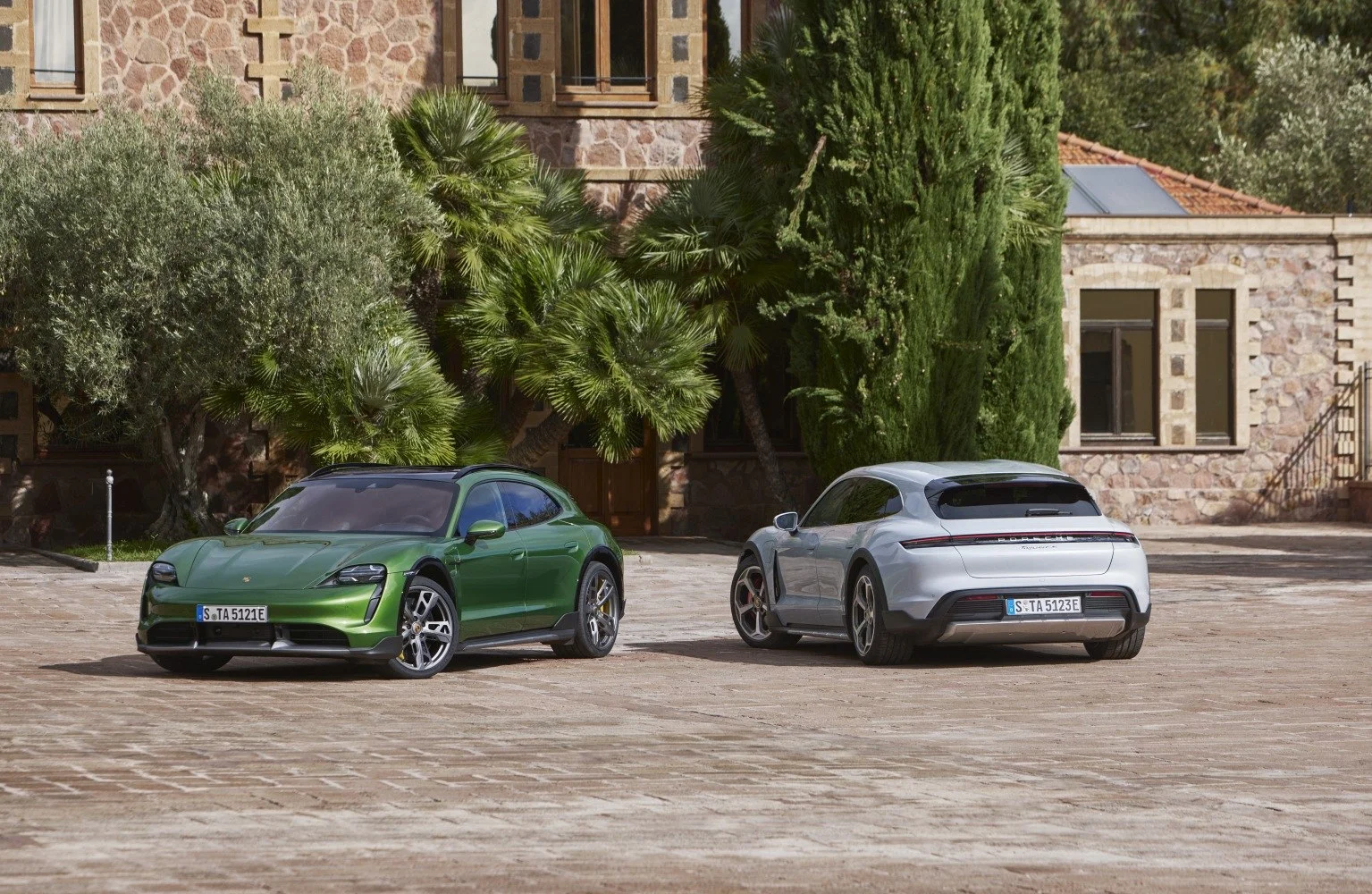 Porsche Taycan 4 93.4 kWh (476 Hp)2021 - 2024 thumbnail 10