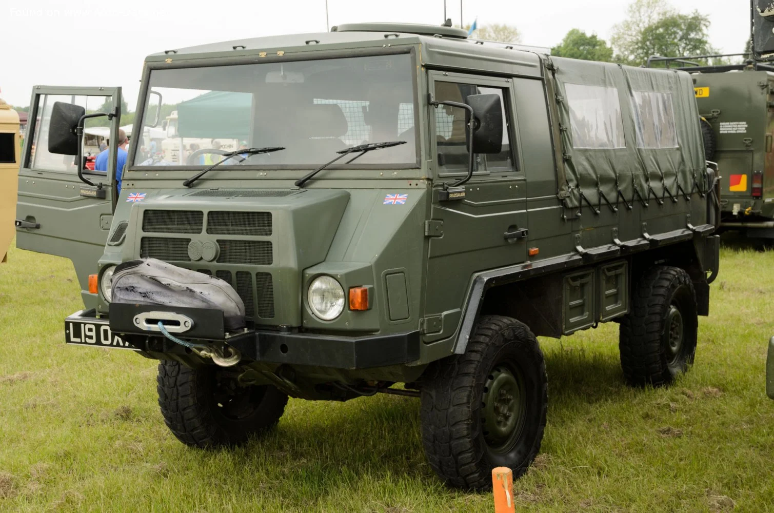 PUCH Pinzgauer 2.4 TD (115 Hp)1971 - 2000 thumbnail 3