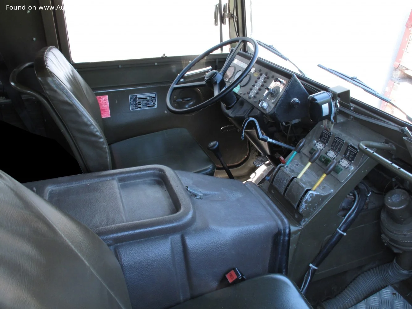 PUCH Pinzgauer 2.4 TD (115 Hp)1971 - 2000 thumbnail 4