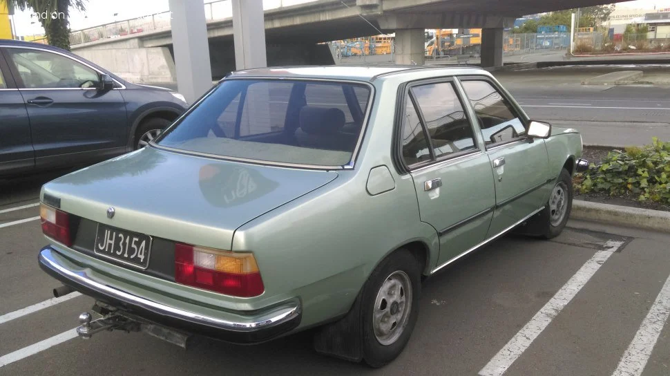 Renault 18 1.4 (1340) (64 Hp)1978 - 1986 thumbnail 2