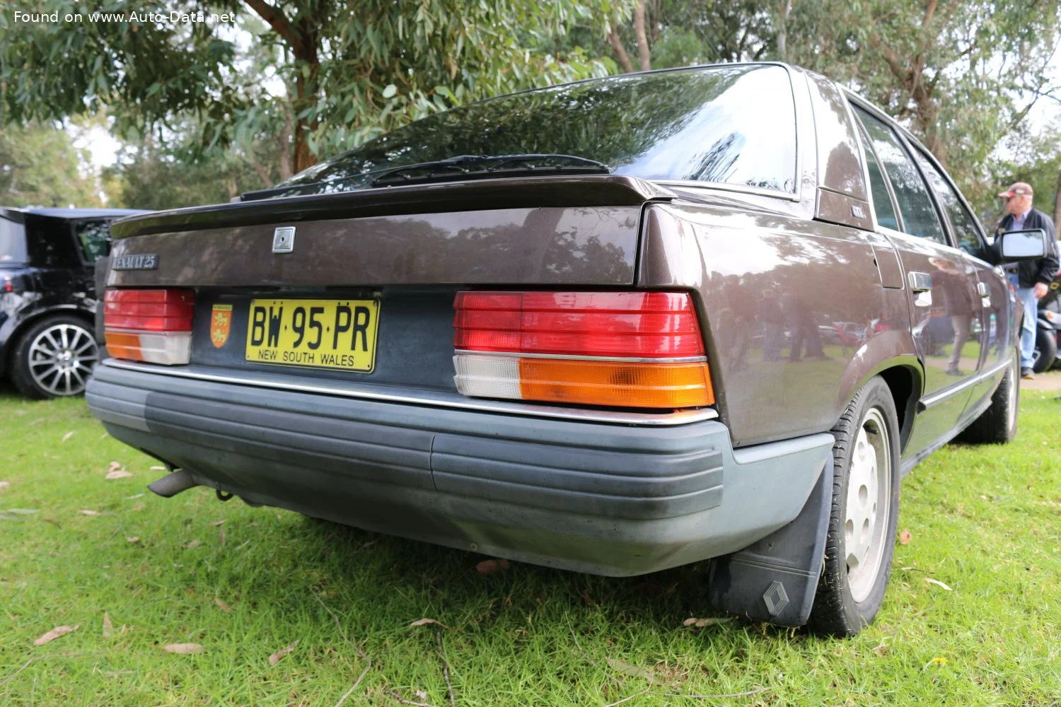Renault 25 2.0 (103 Hp)1984 - 1992 thumbnail 4