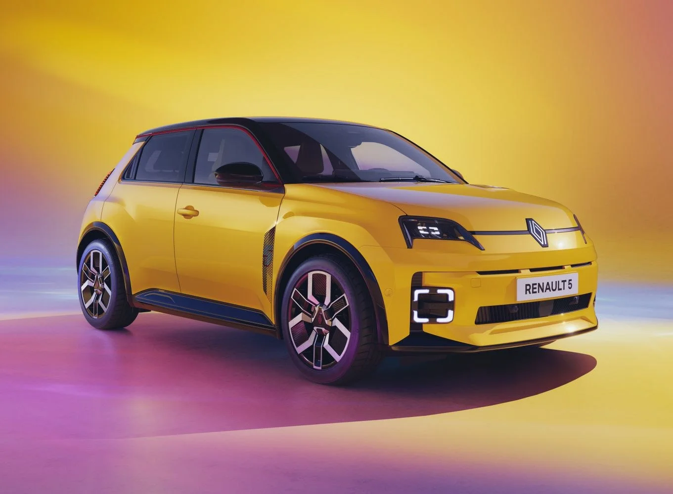 Renault 5 E-Tech 40 kWh (122 Hp) Electric2024 - - 1