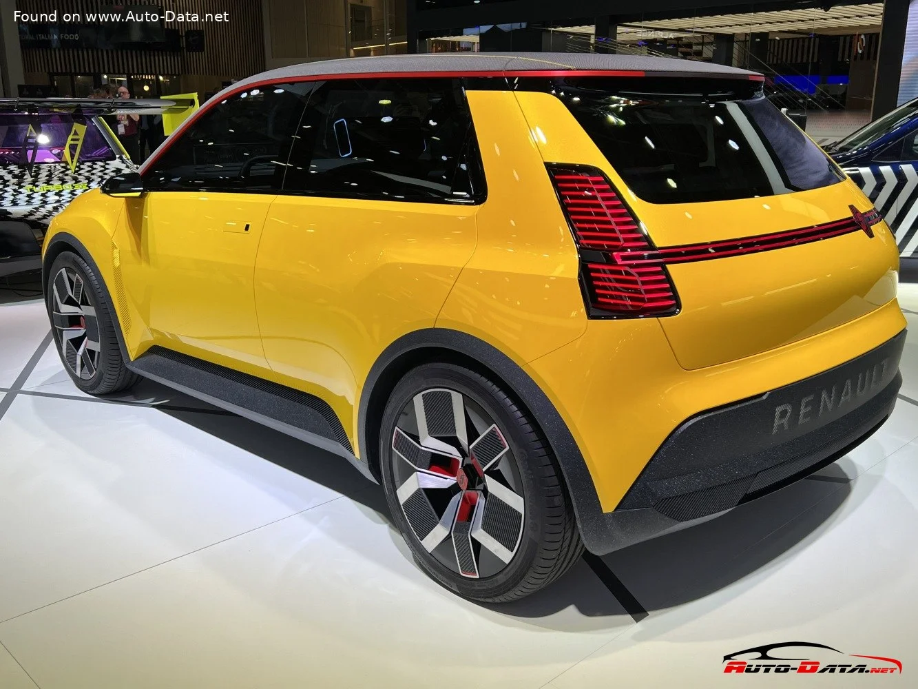 Renault 5 E-Tech Renault 5 Electric (Prototype) thumbnail 7