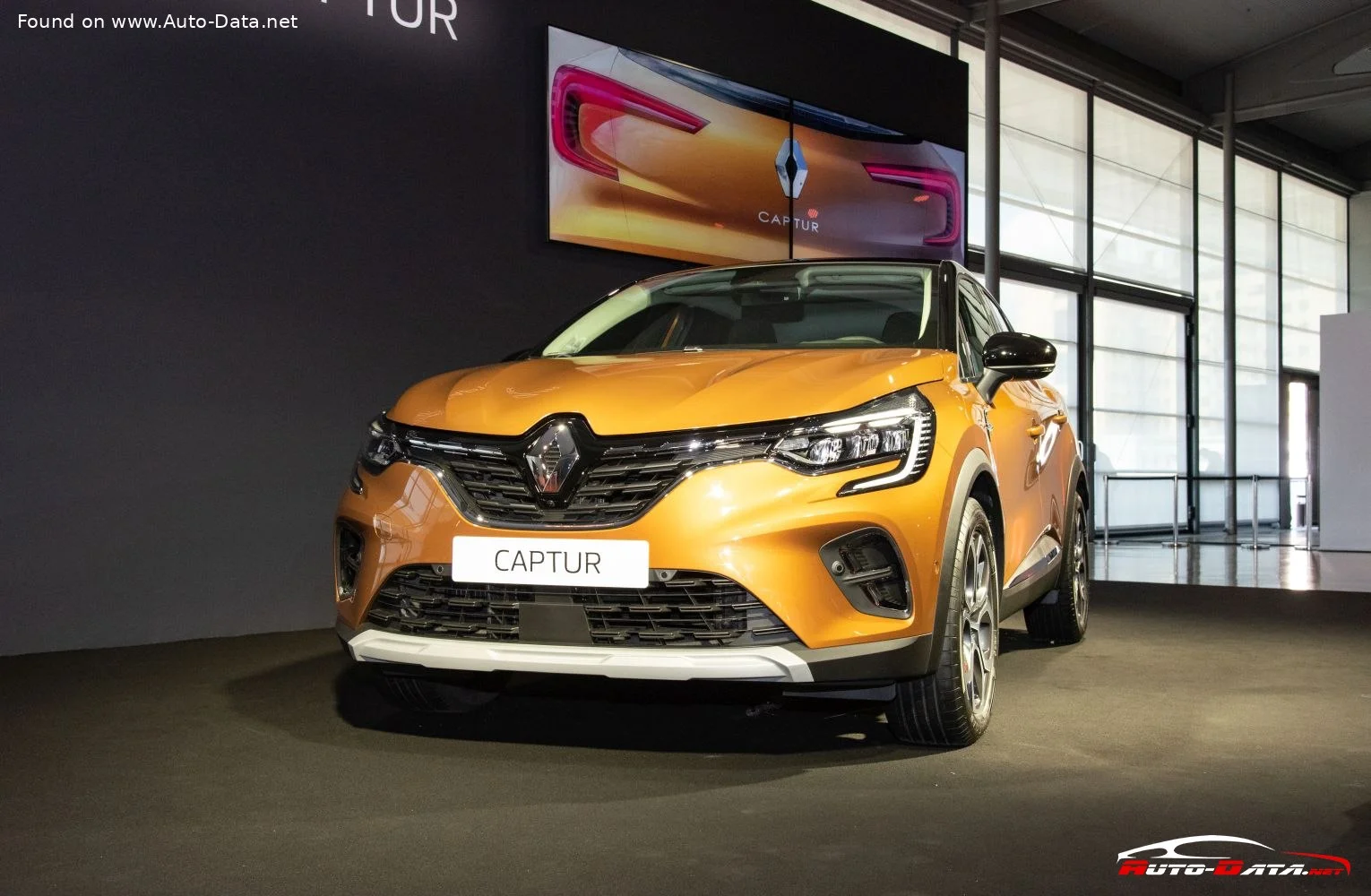 Renault Captur 1.0 TCe (100 Hp)2019 - 2020 thumbnail 2