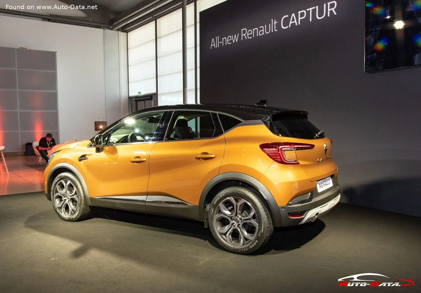 Renault Captur 1.0 TCe (100 Hp)2019 - 2020 thumbnail 4