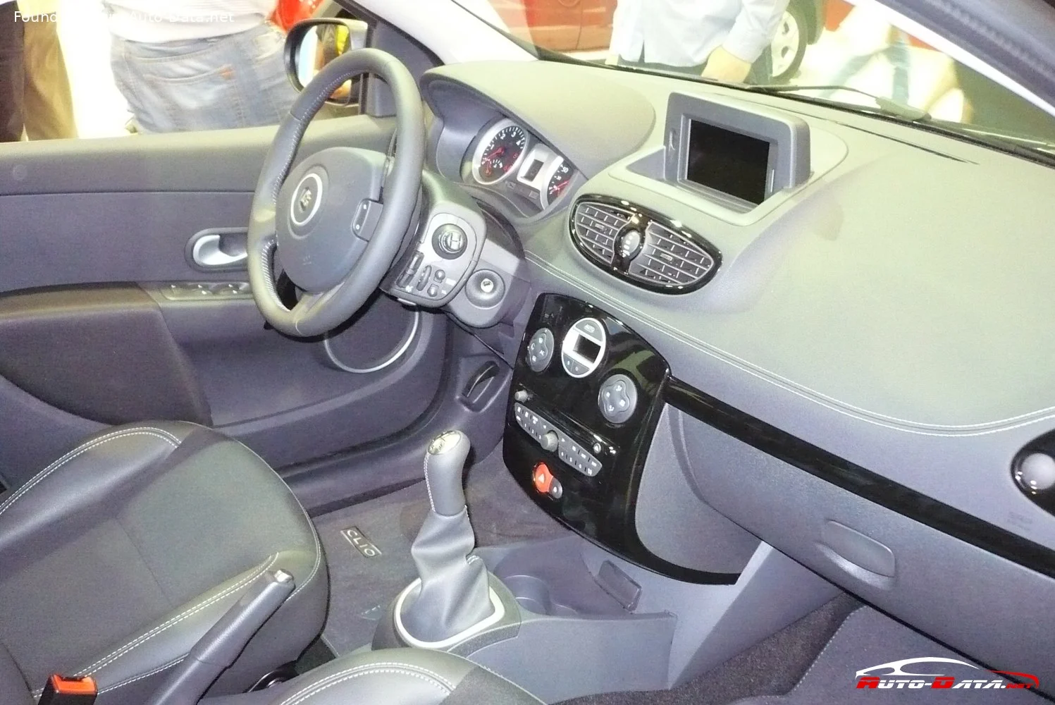 Renault Clio 1.2i 16V (65 Hp)2009 - 2012 thumbnail 8