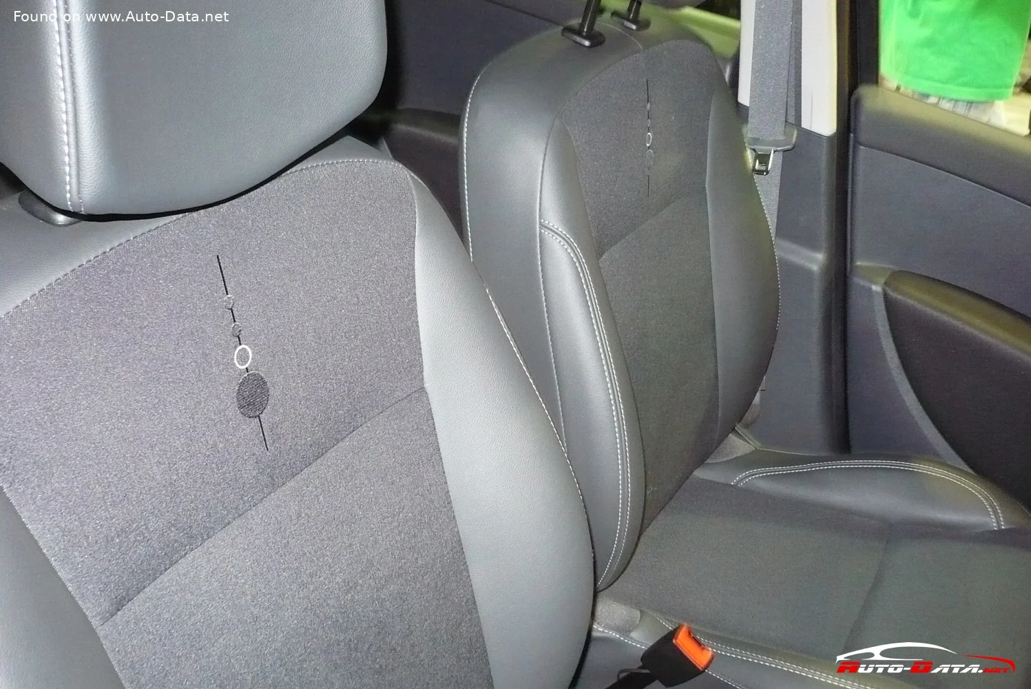 Renault Clio 1.2i 16V (65 Hp)2009 - 2012 thumbnail 9