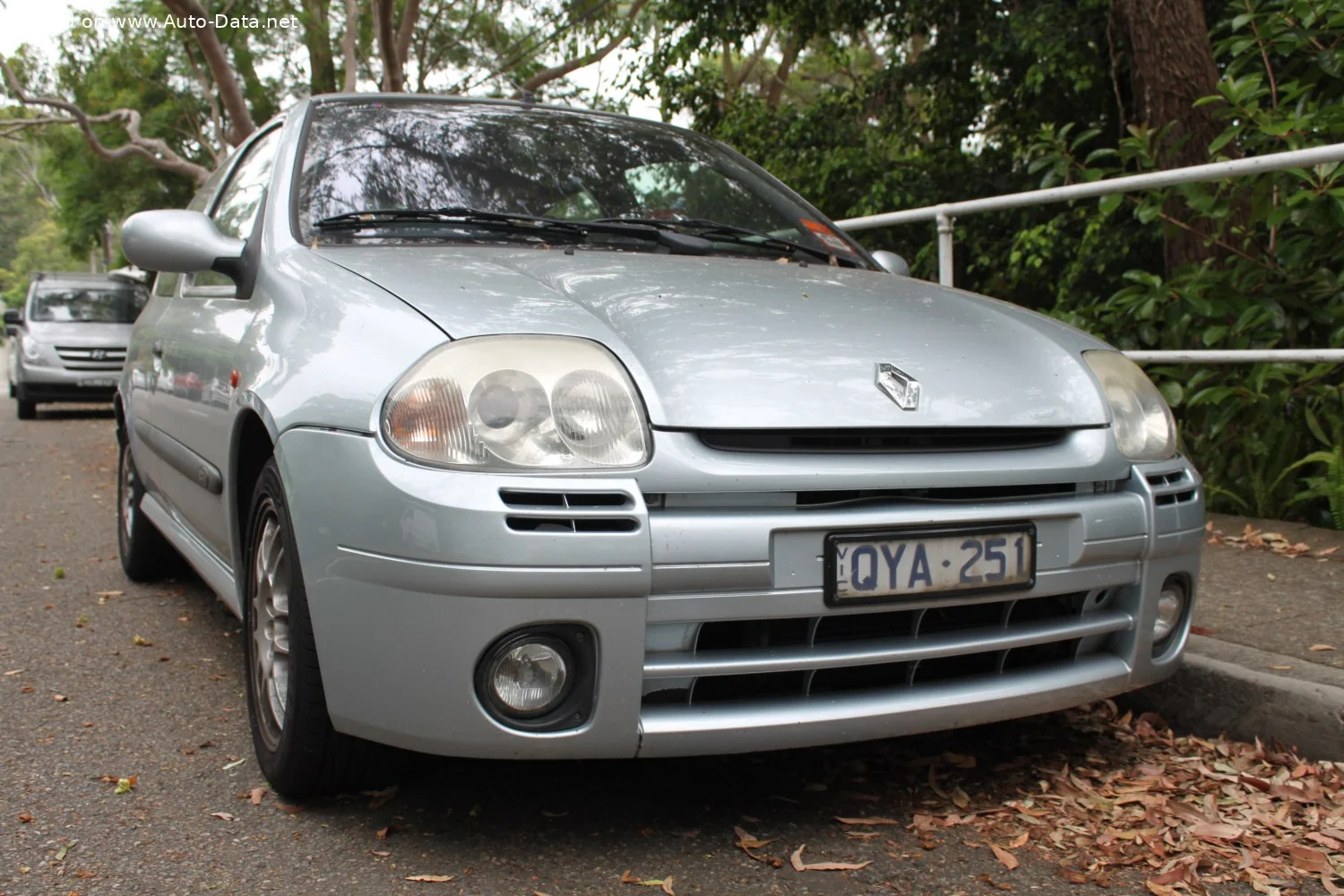 Renault Clio 1.2 (58 Hp)1998 - 2001 thumbnail 3
