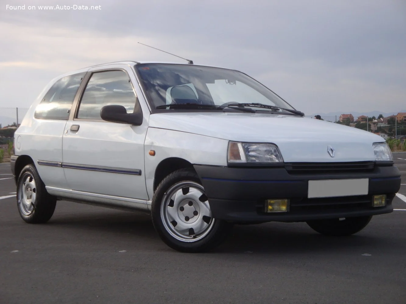 Renault Clio 1.1 (49 Hp)1990 - 1995 thumbnail 5