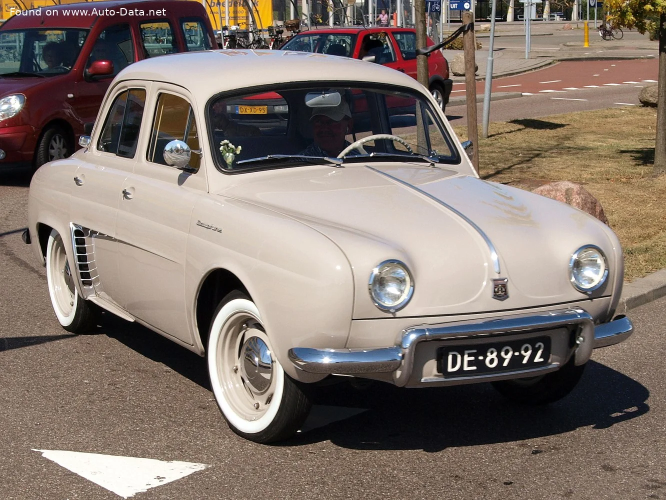 Renault Dauphine 0.8 (30 Hp)1956 - 1967 - 1