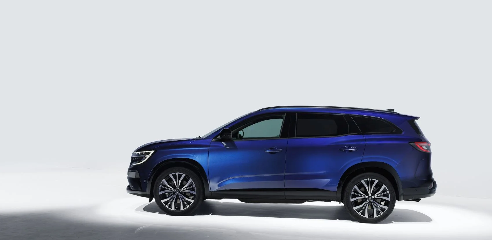 Renault Espace 1.2 E-TECH (199 Hp) Full Hybrid 4Control Multi-Mode2023 - thumbnail 4