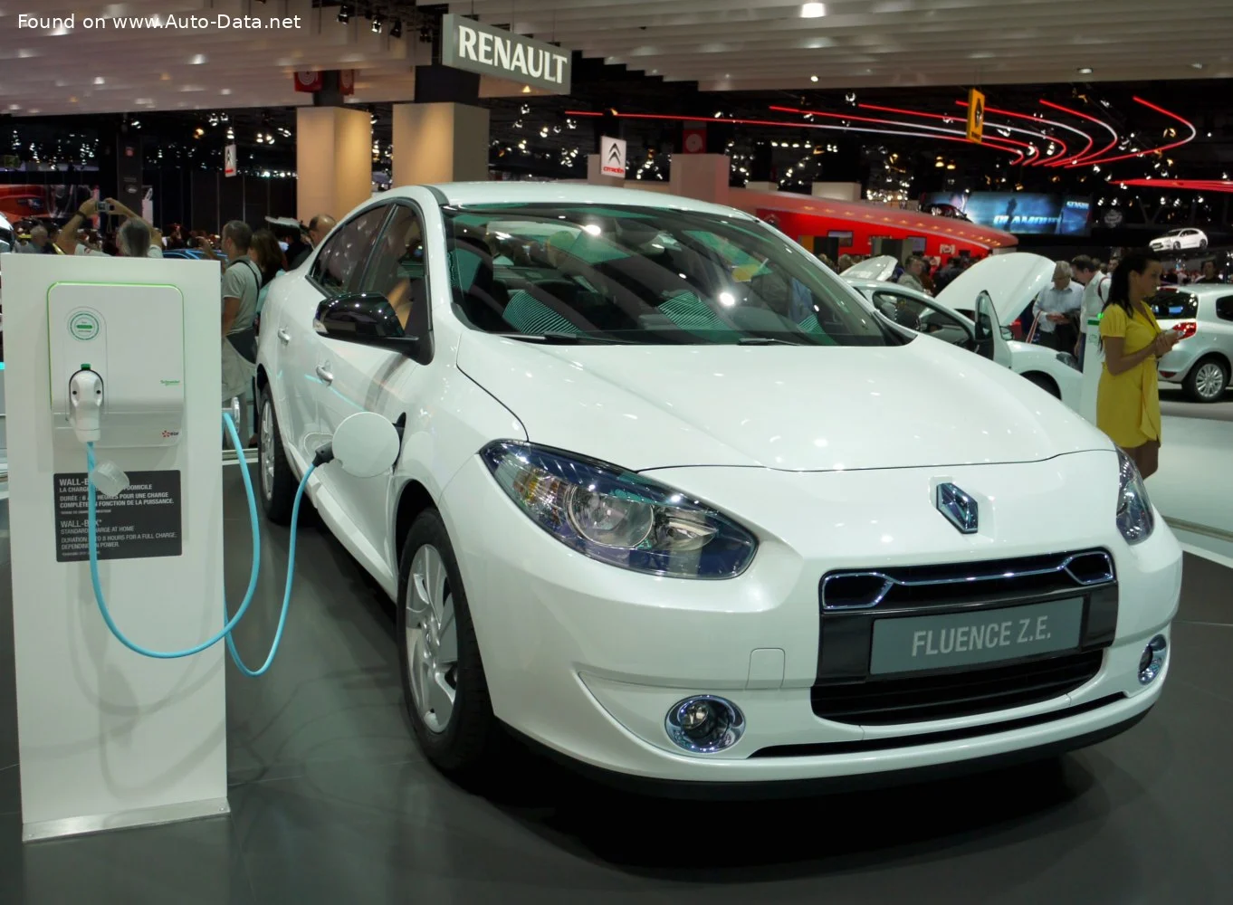Renault Fluence 22 kWh (95 Hp)2011 - 2014 thumbnail 2