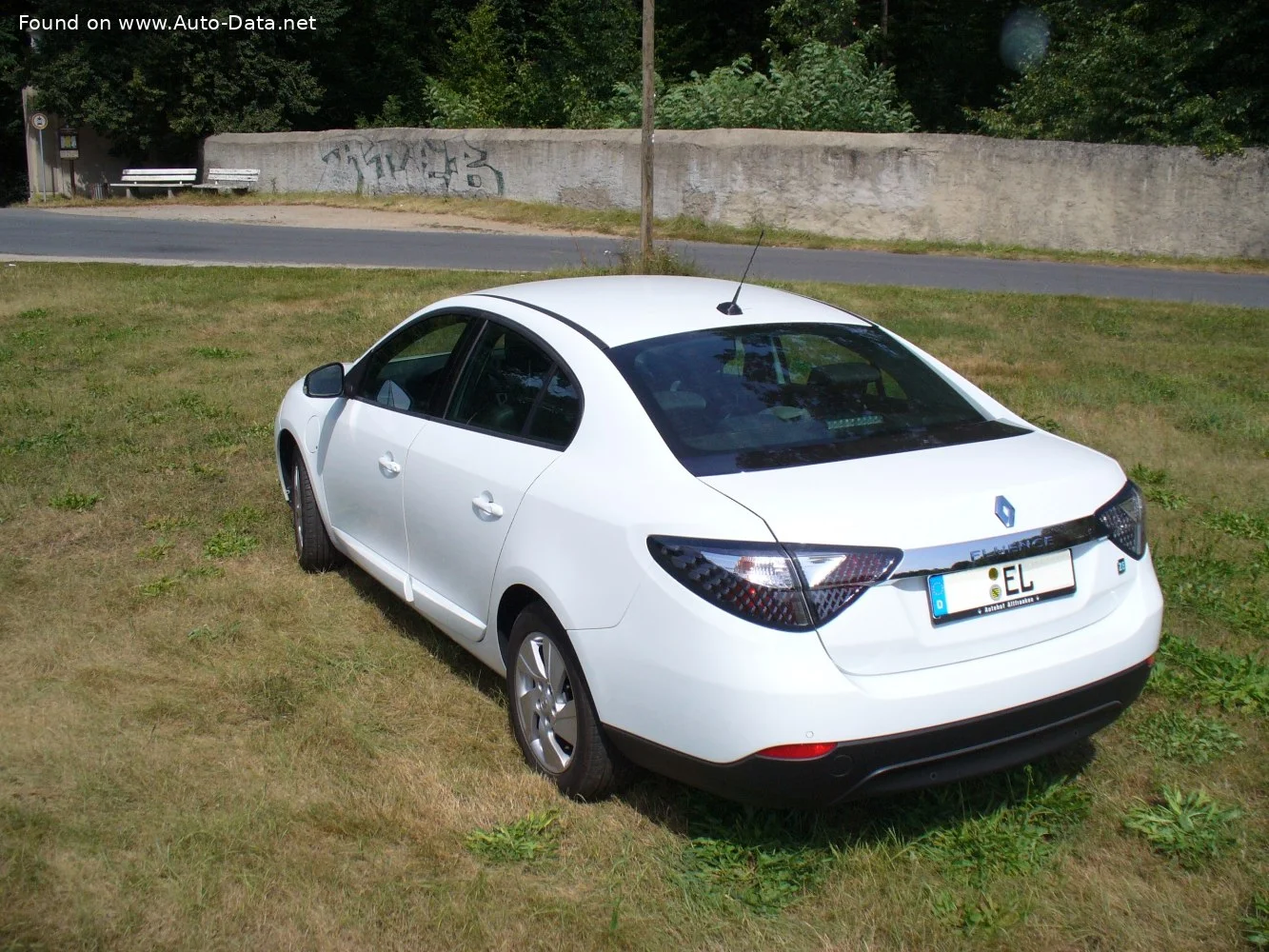Renault Fluence 22 kWh (95 Hp)2011 - 2014 thumbnail 8