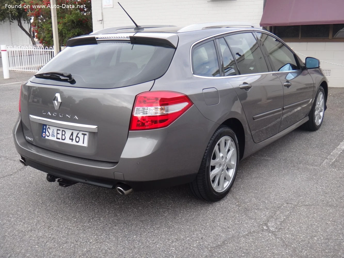 Renault Laguna 1.5 dCi (110 Hp)2007 - 2010 thumbnail 2