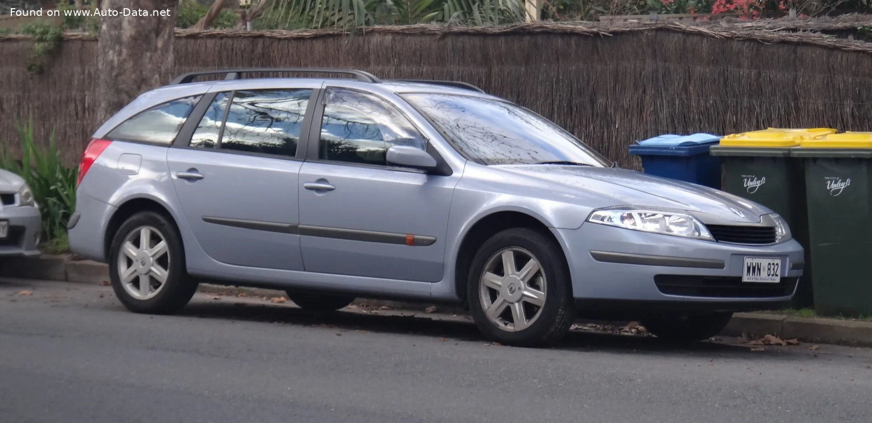 Renault Laguna 1.5 dCi (101 Hp)2004 - 2005 thumbnail 3