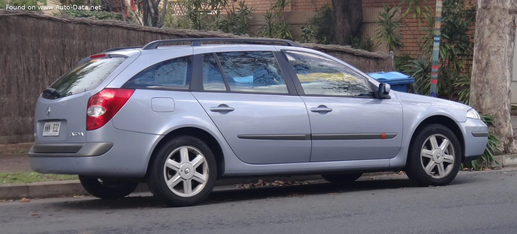Renault Laguna 1.5 dCi (101 Hp)2004 - 2005 thumbnail 4