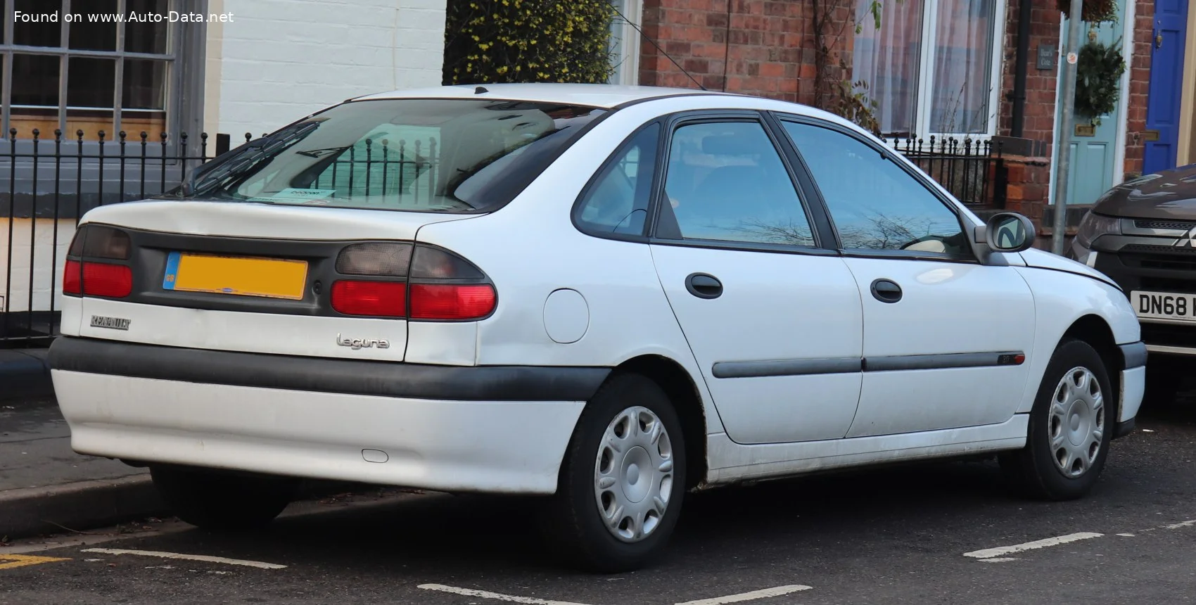 Renault Laguna 1.6 i 16V (107 Hp)1997 - 2000 thumbnail 2