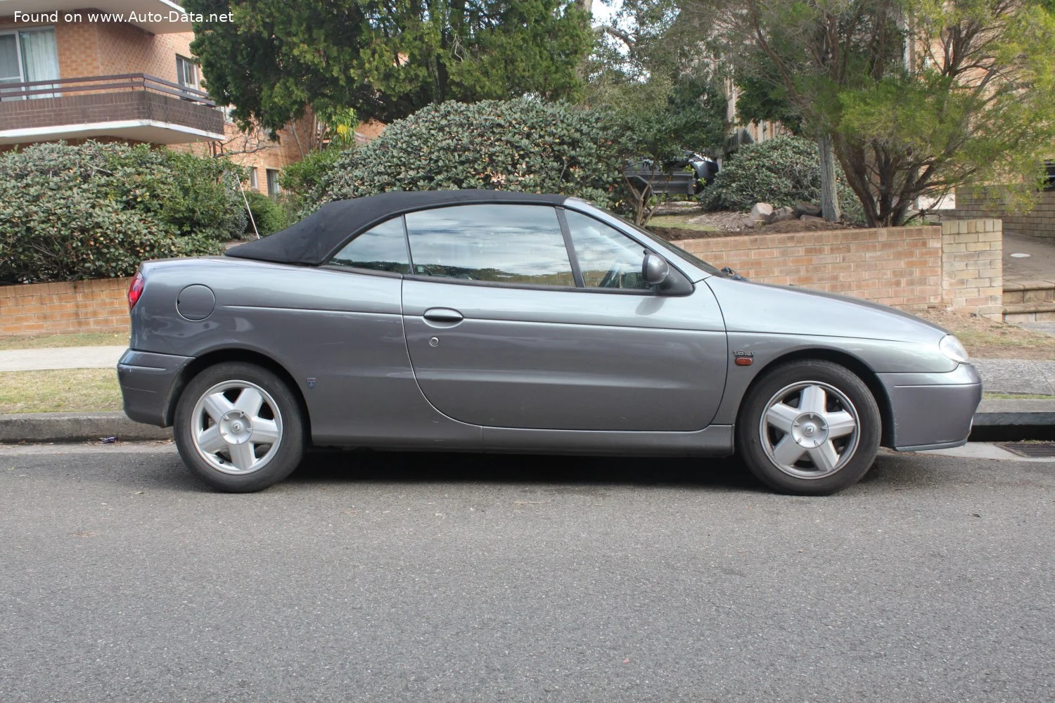 Renault Megane 1.4i 16V (95 Hp)1999 - 2003 thumbnail 2