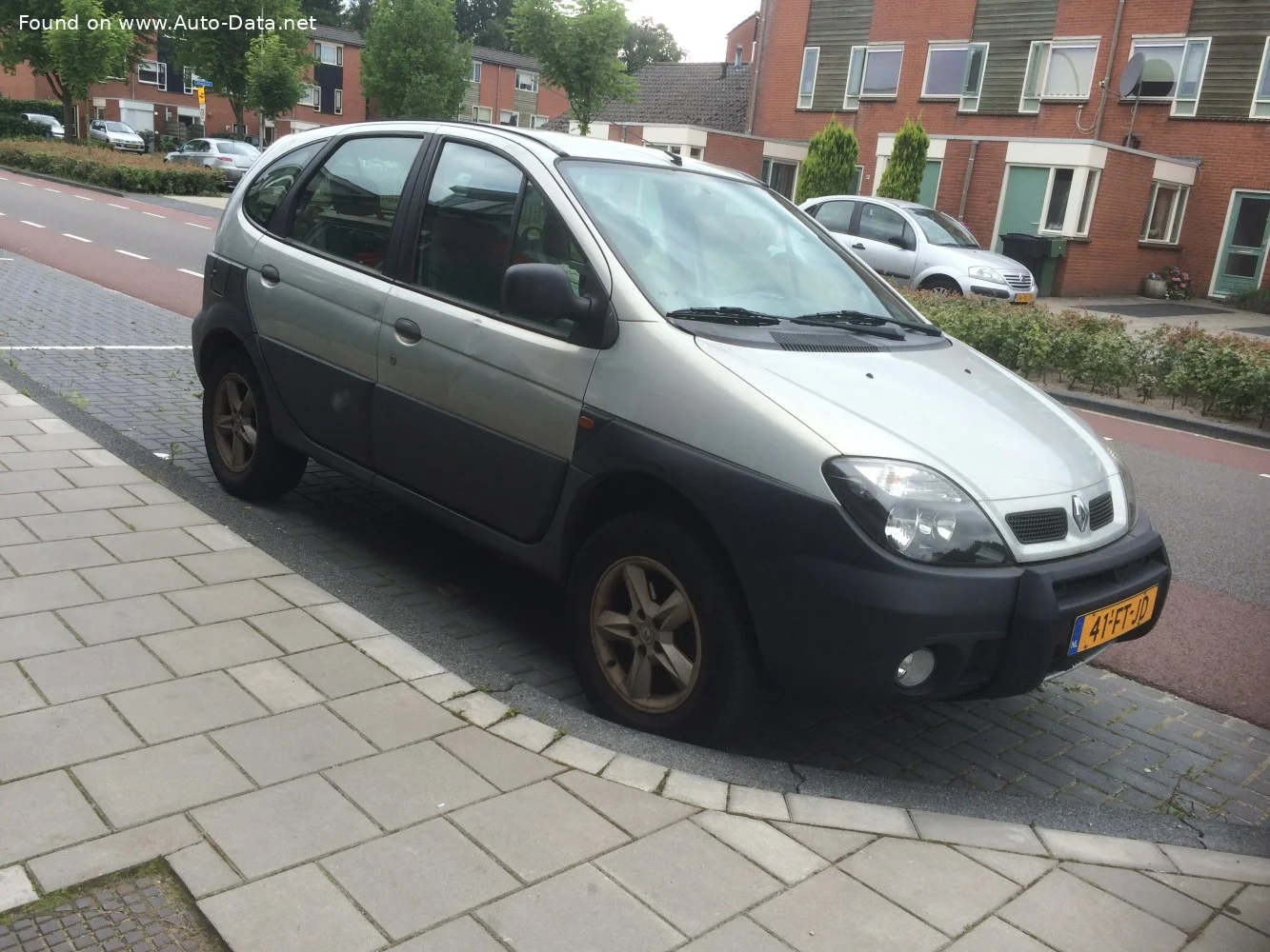 Renault Scenic 1.9 dCi (102 Hp)2000 - 2003 thumbnail 3