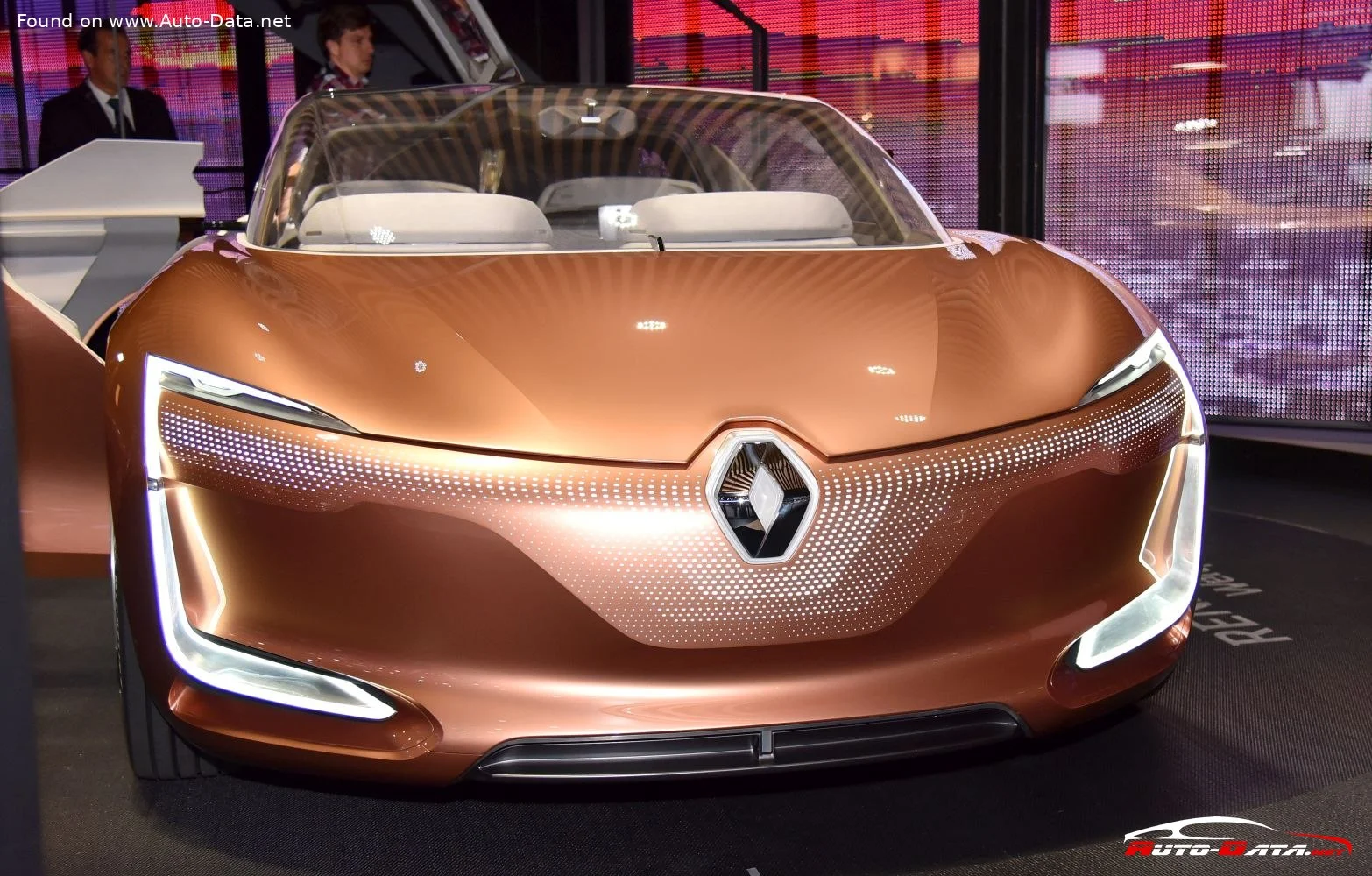 Renault Symbioz Renault Symbioz Concept thumbnail 2