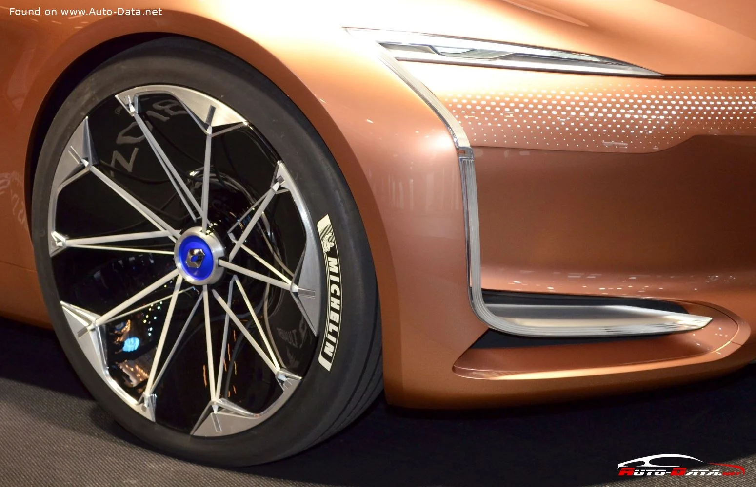 Renault Symbioz Renault Symbioz Concept thumbnail 17