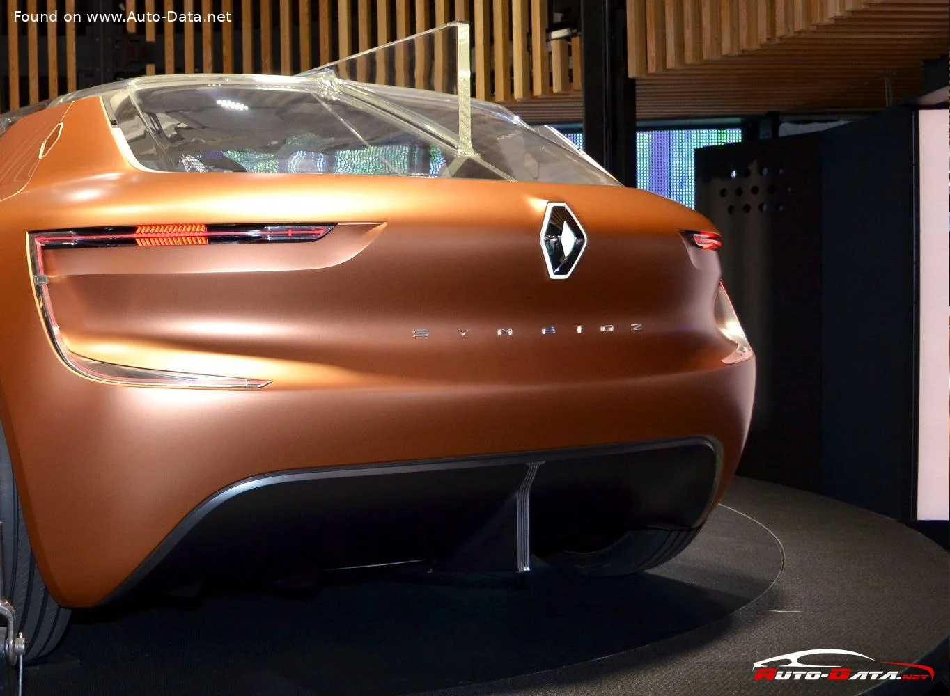 Renault Symbioz Renault Symbioz Concept thumbnail 6