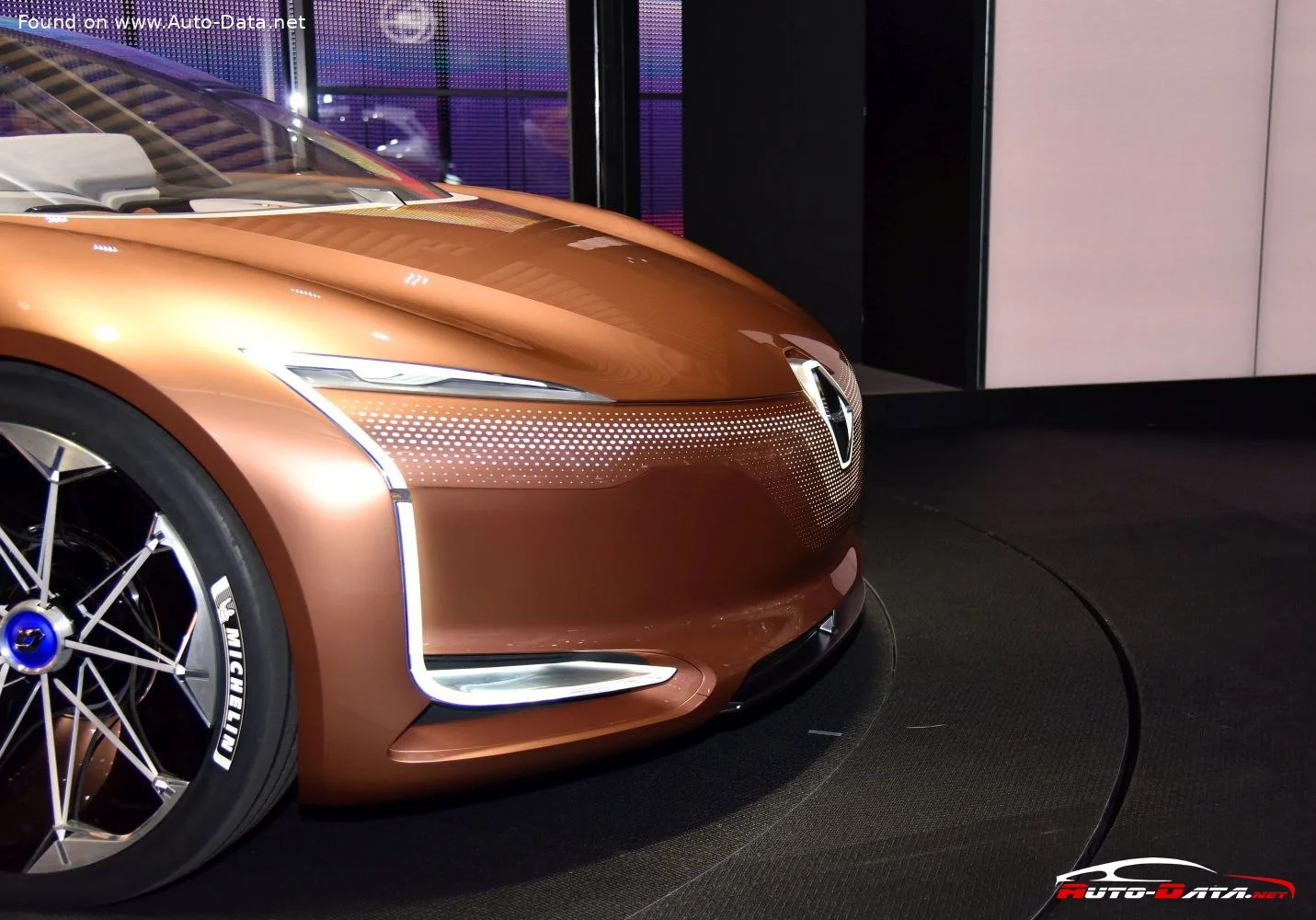 Renault Symbioz Renault Symbioz Concept thumbnail 10