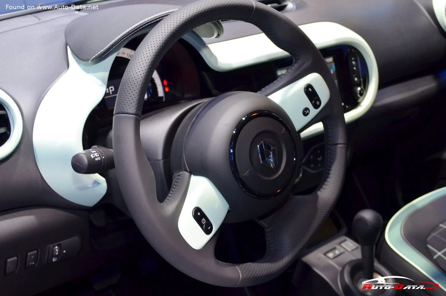 Renault Twingo 0.9 TCe (90 Hp)2014 - 2018 thumbnail 10