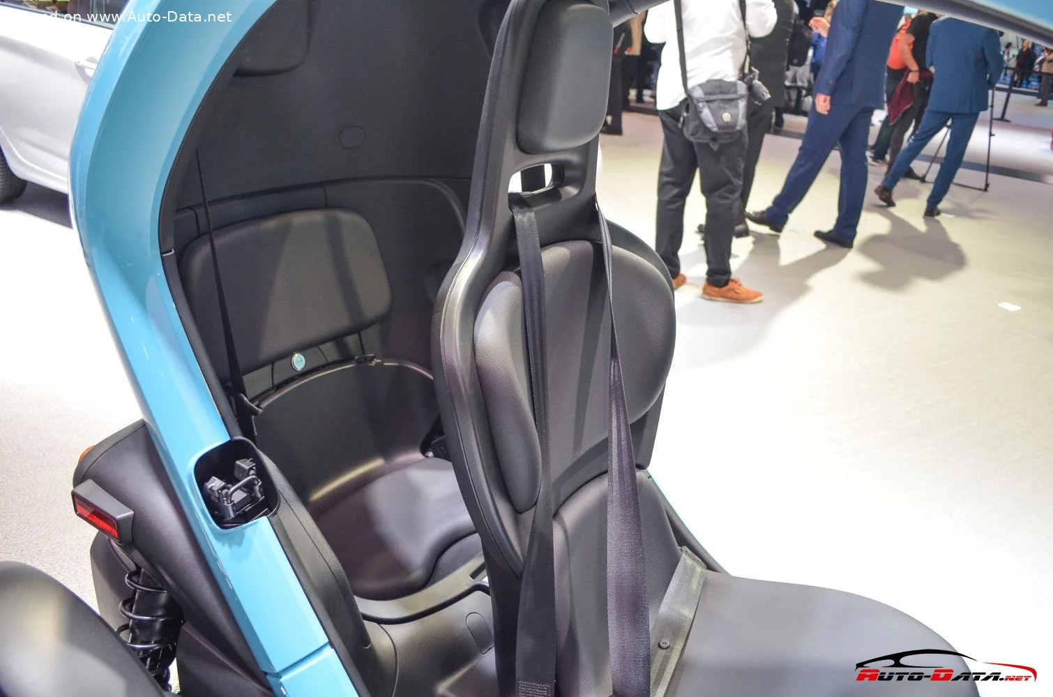 Renault Twizy 6.1 kWh (17 Hp)2012 - thumbnail 12